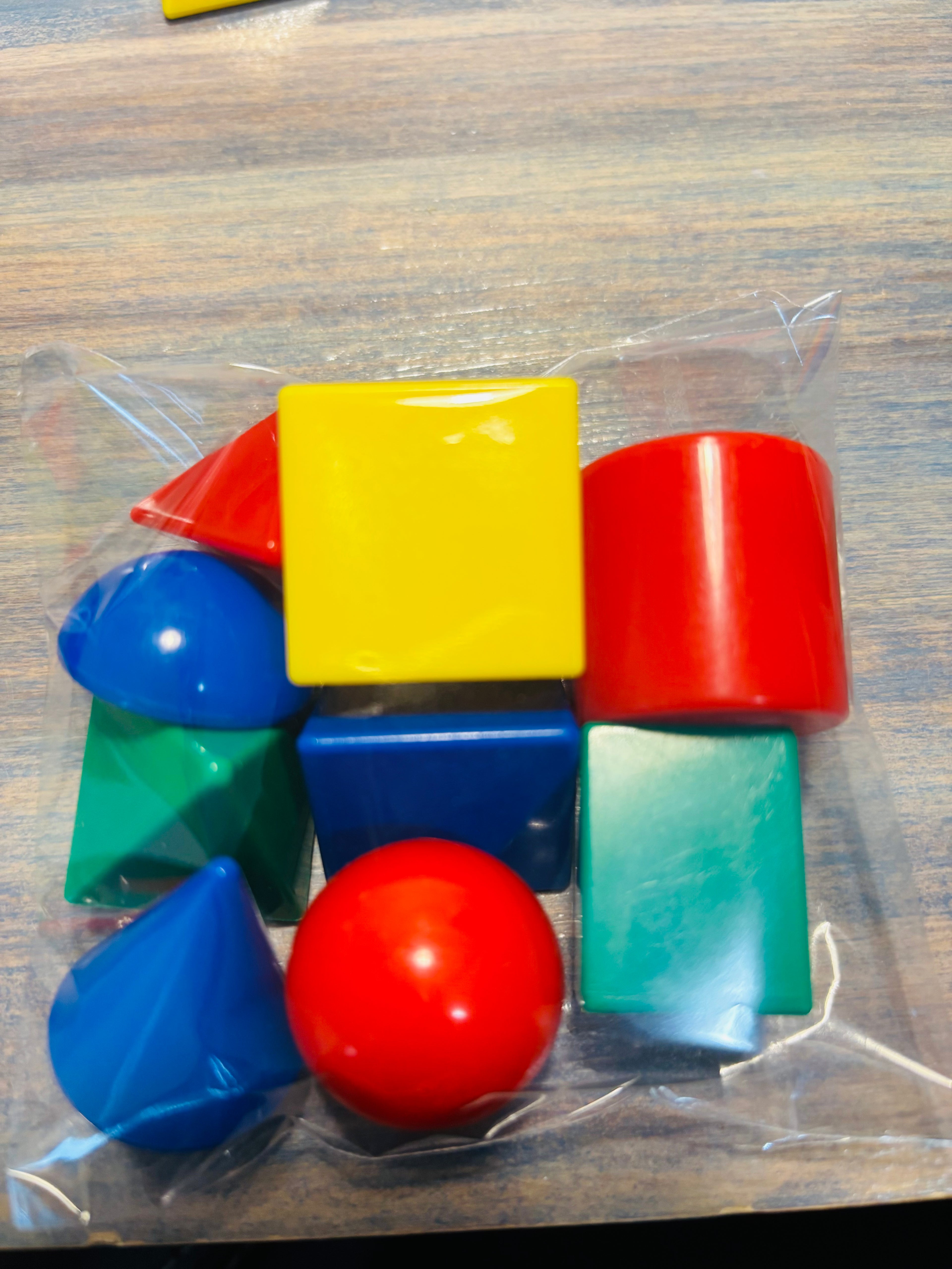 Solides en plastique